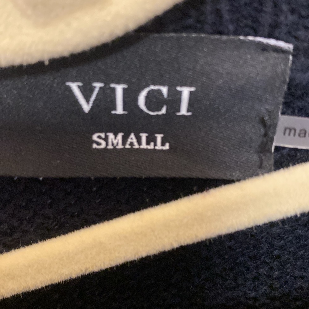 Vici Black and White New York Sweater small/oversized/baggy - Picture 2 of 6